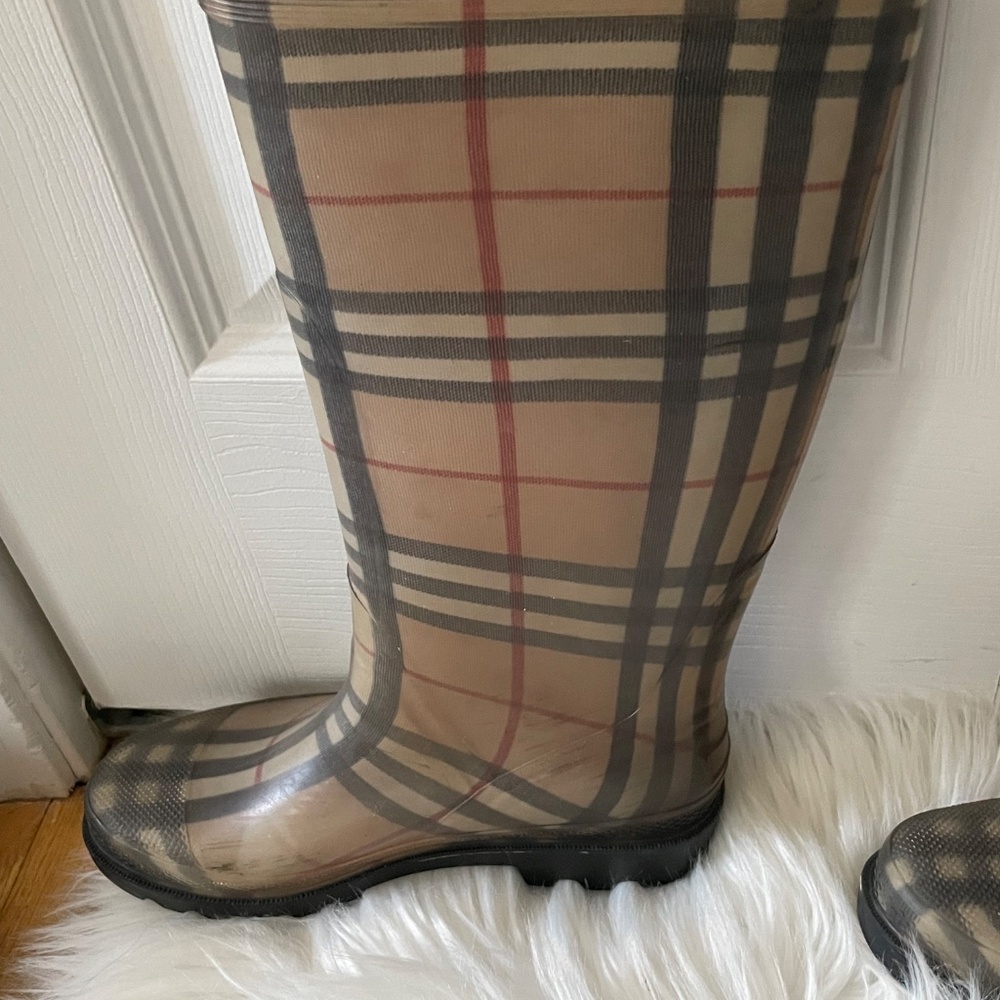 BURBERRY Haymarket Check Plaid Rain Boots Size 6.5 - Picture 7 of 8